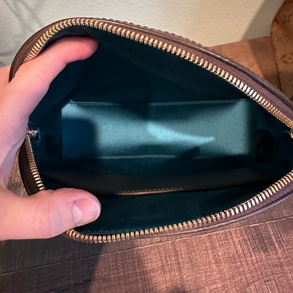 Gucci crossbody bag. Authentic - Picture 5 of 8